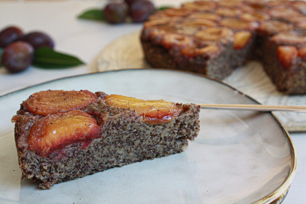 Zwetschken-Mohn-Zimt Kuchen - Rosenfellner Mühle & Naturkost GmbH Zwetschken-Mohn-Zimt Kuchen - Rosenfellner Mühle & Naturkost GmbH